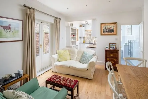 ALTIDO Homely 2 Bed Riverside Flat with Patio in Hammersmith - Öne Çıkan Resim