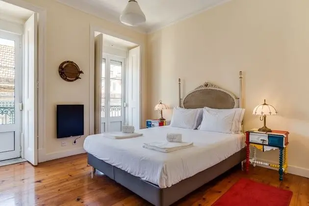 ALTIDO Lovely 3BR Apt w/ workspace, nearby Botanical Garden of Lisbon - Öne Çıkan Resim