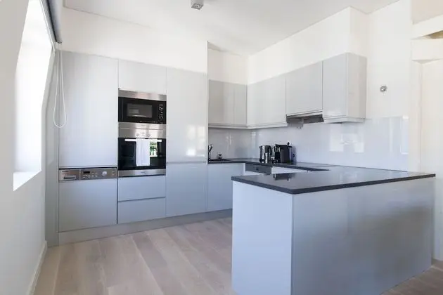 ALTIDO Lux & Spacious 1BR home w/ huge terrace, 5mins to Academy of Sciences - Mutfak
