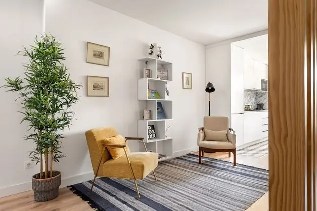 Altido Modern 2-Br Flat Near Metro & Train Station