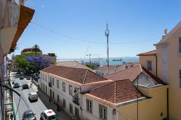 ALTIDO New&Trendy 2-bed flat w/seaview in Lapa