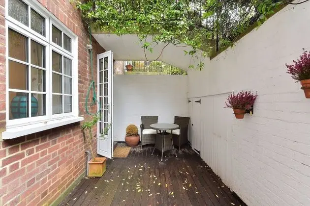 ALTIDO Peaceful 1 bed Flat off Sloane Square With Patio