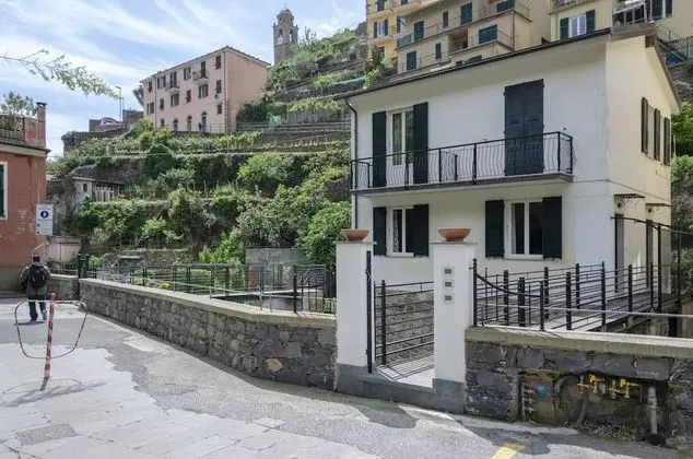 Altido Pretty House in Vernazza Yard Apartment