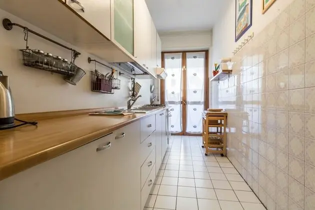 Altido Quiet Apt w Terrace in Beautiful Area - Mutfak