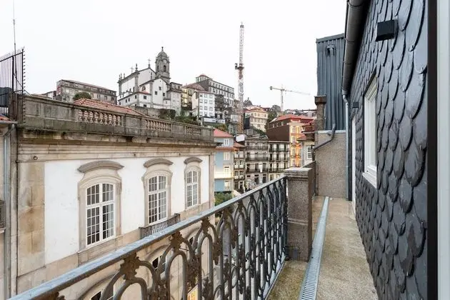 ALTIDO Smart Self Check-In 2-BR Apartment in Porto
