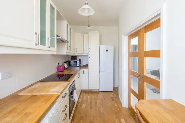 ALTIDO Social Distancing for 4 in Earl's Court - Mutfak