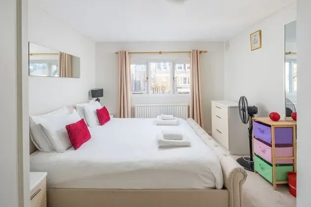 ALTIDO Social Distancing for 4 in Earl's Court - Oda