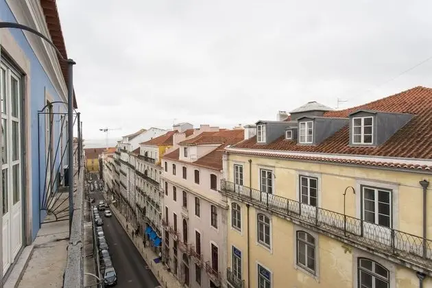 ALTIDO Spacious 3BR home w/balcony in Baixa, nearby Lisbon Cathedral