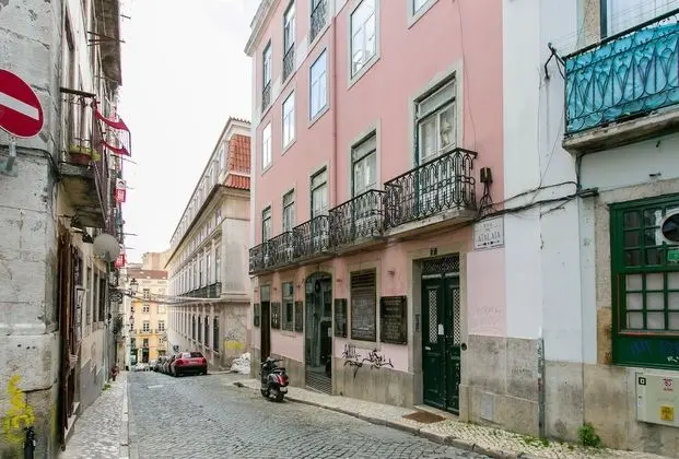 ALTIDO Splendid 2BR flat in Bairro Alto, nearby Luís de Camões Sq.