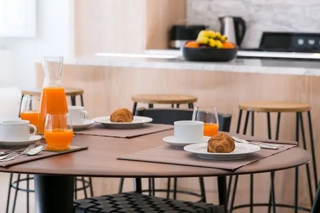 ALTIDO Stunning 2BR Apt w/garden, by the Avenida subway & Botanical Garden of Lisbon - Yerinde Yemek