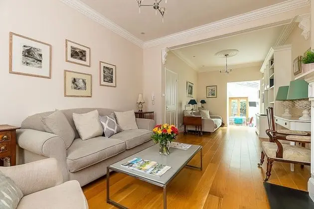 ALTIDO Stunning 3 bed House Close to Westfield