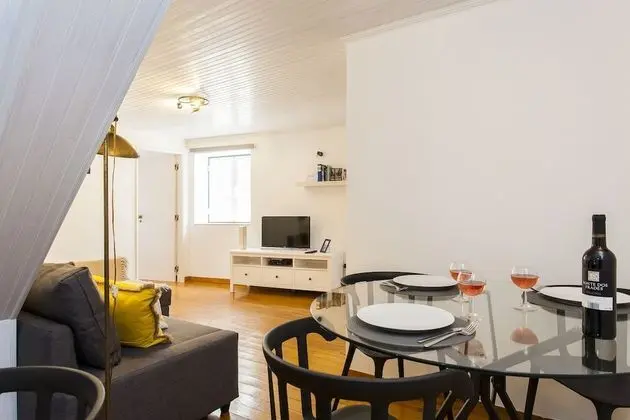 ALTIDO Stylish 1-bed flat w/ city views in Alfama