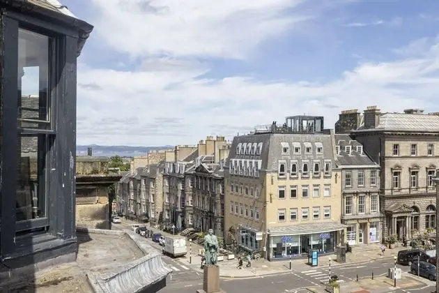 ALTIDO Thirty Castle Street