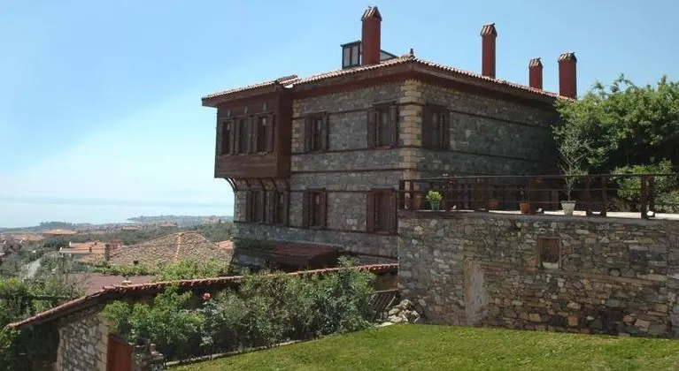 Altın Çeşmeli Konak