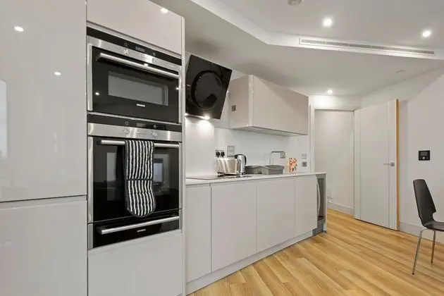 Altitude Point Serviced Apartments by TheSquare - Mutfak