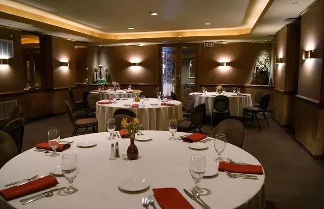 Altland House Inn & Suites