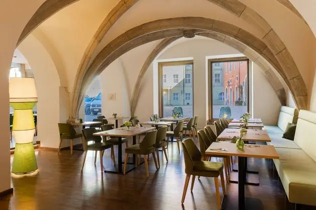 Altstadthotel Arch - Yerinde Yemek