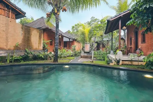 The Alus cottages
