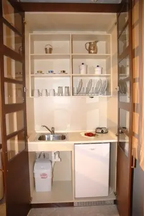 Alykes Hotel Apartments - Mutfak