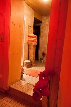 Am Dorfplatz Suites - Adults Only - Havuz