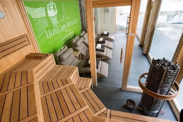 Hotel am Herkules - garni - Havuz