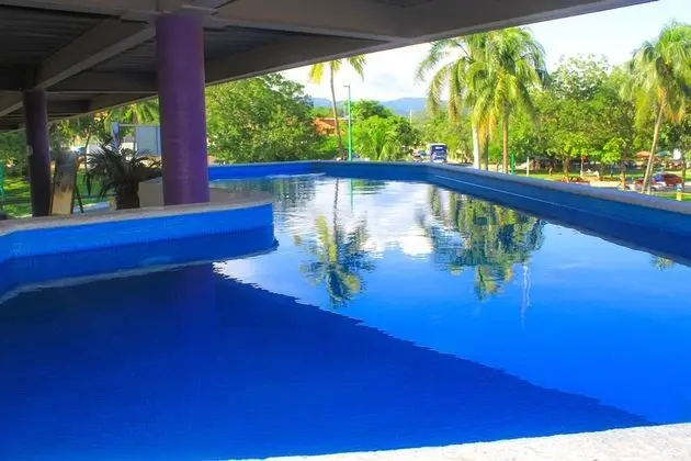 AM Hotel & Plaza - Havuz