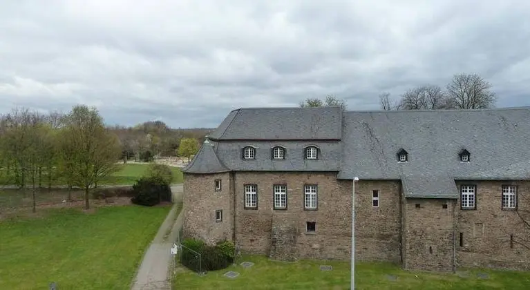 Hotel am Schloss Broich - Genel