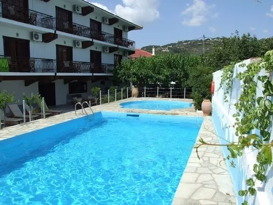 Hotel Amalia 2 - Havuz