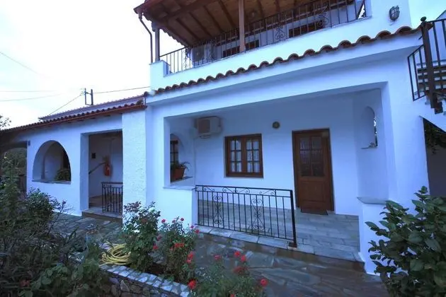 AMALIA STUDIOS