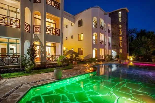 Amani Luxury Apartments Diani Beach - Havuz