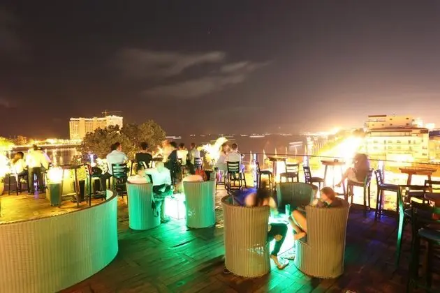Amanjaya Pancam Phnom Penh - Yeme / İçme