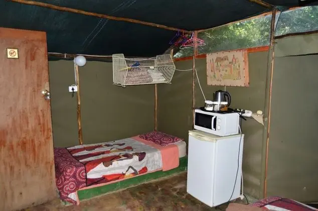 Amanzimlotzi Riverside Bush Tent for 3 Adults in Limpopo, Kruger Park - Oda