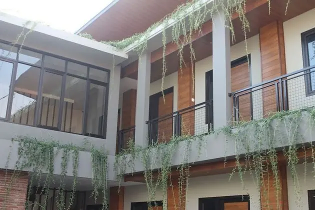 Amarilis near Sam Poo Kong
