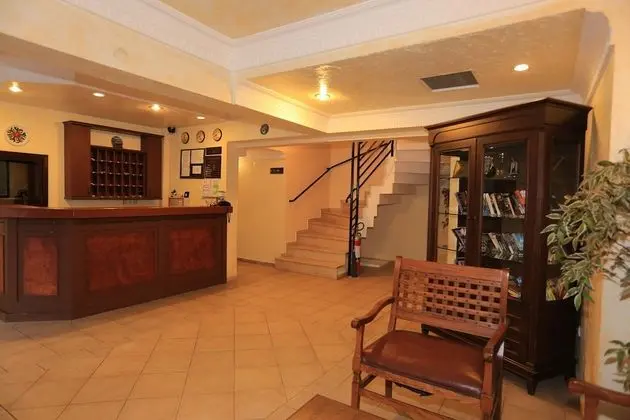Amaris Apartments - Lobi