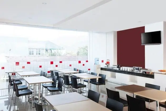 Amaris Hotel Gorontalo - 1