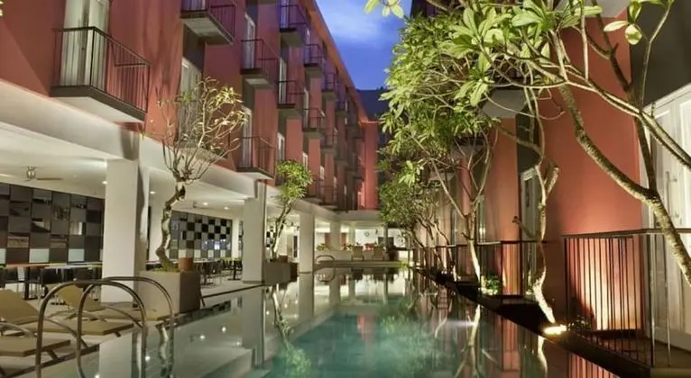 Amaris Hotel Legian Bali - CHSE Certified - Havuz