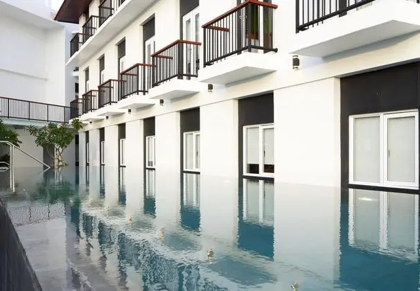 Amaris Teuku Umar - Havuz