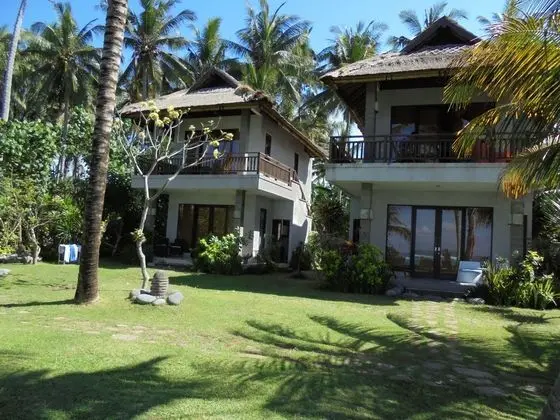 AMARTA BEACH COTTAGES