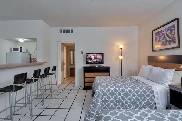 Amazing 1br Apartment With Pool, Hallandale Beach!