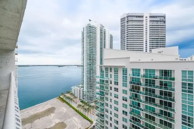 Amazing 2Br Condo in Brickell W Pool