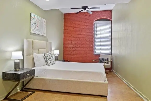 Amazing 3br/2ba Industrial Apt in Nola by Domio - Oda