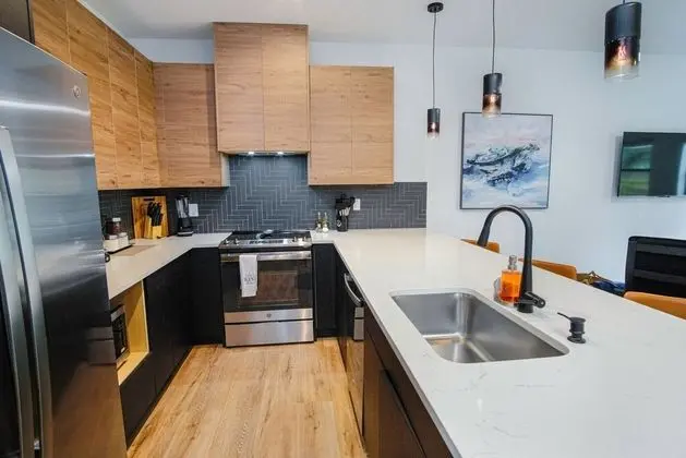 Amazing 3BR 2BA Only 5 Mins From Downtown - Mutfak