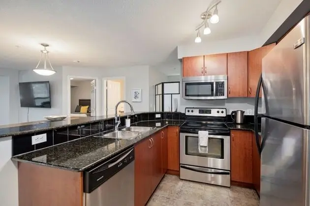 AMAZING 3Br Condo | Heated Pool & Hot Tub | Hm Theatre | Fire Table | Pool Table - Mutfak