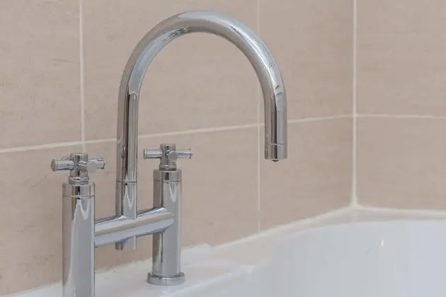 Amazing 4 Bedroom Apartment Just Off The Meadows - Banyo Tipleri