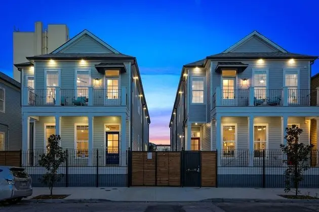 Amazing 4BR w Balcony by Hosteeva