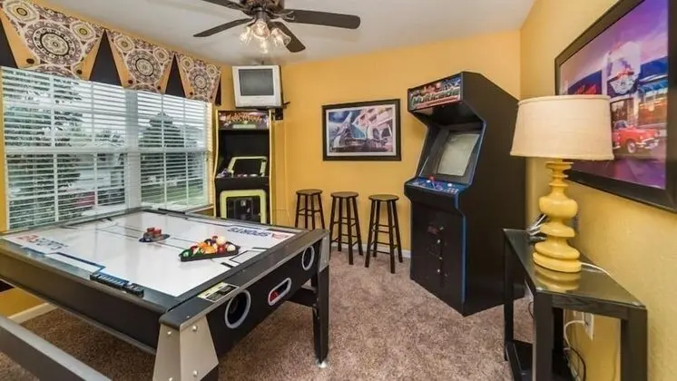 Amazing 5 Bedroom 4 Bath Pool Home in Windsor Hills Resort