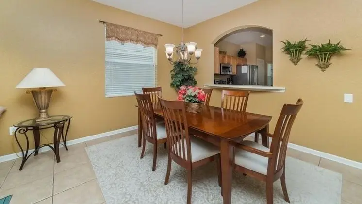 Amazing 6 Bedroom Pool Home in Windsor Hills Resort - Mutfak