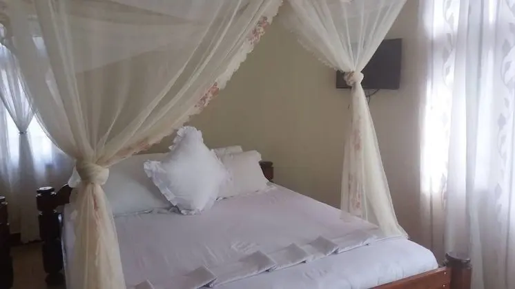 Amazing Accommodation in Arusha Furaha Lodge - Oda