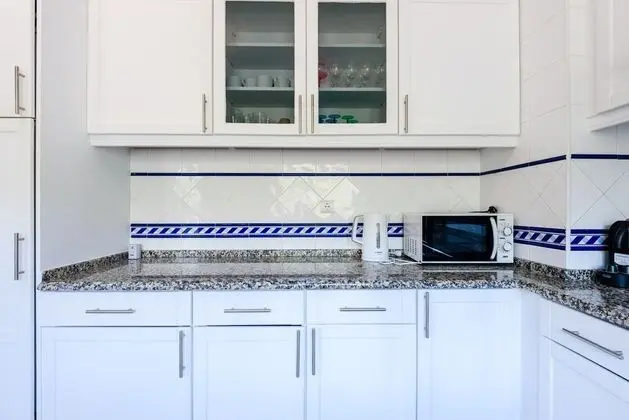 Amazing Apartment in Albufeira - Mutfak