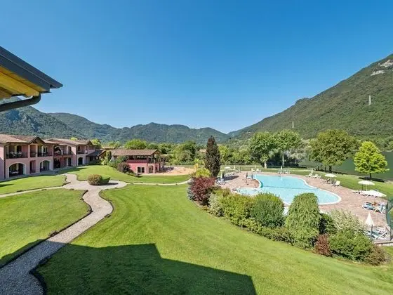 Amazing Apartment in Idro With Shared Pool